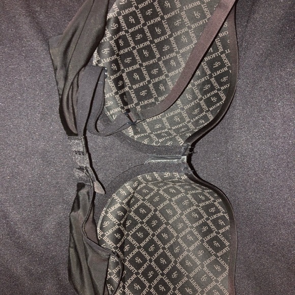 EUC Victoria’s Secret 34DD Biofit Demi - Picture 2 of 4